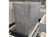 Quadrato Bocciardato Grigio cm. 50x60x100 h. 299,00€
